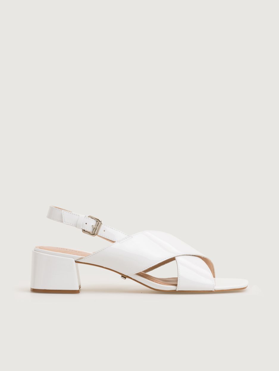 Sandalia Musanze En Cuero Charol