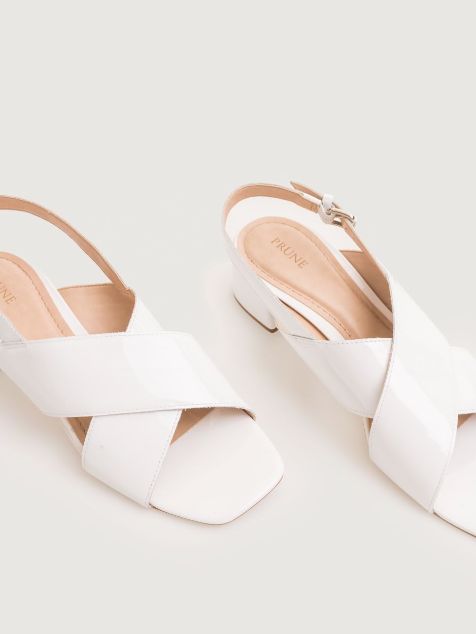 Sandalia Musanze En Cuero Charol