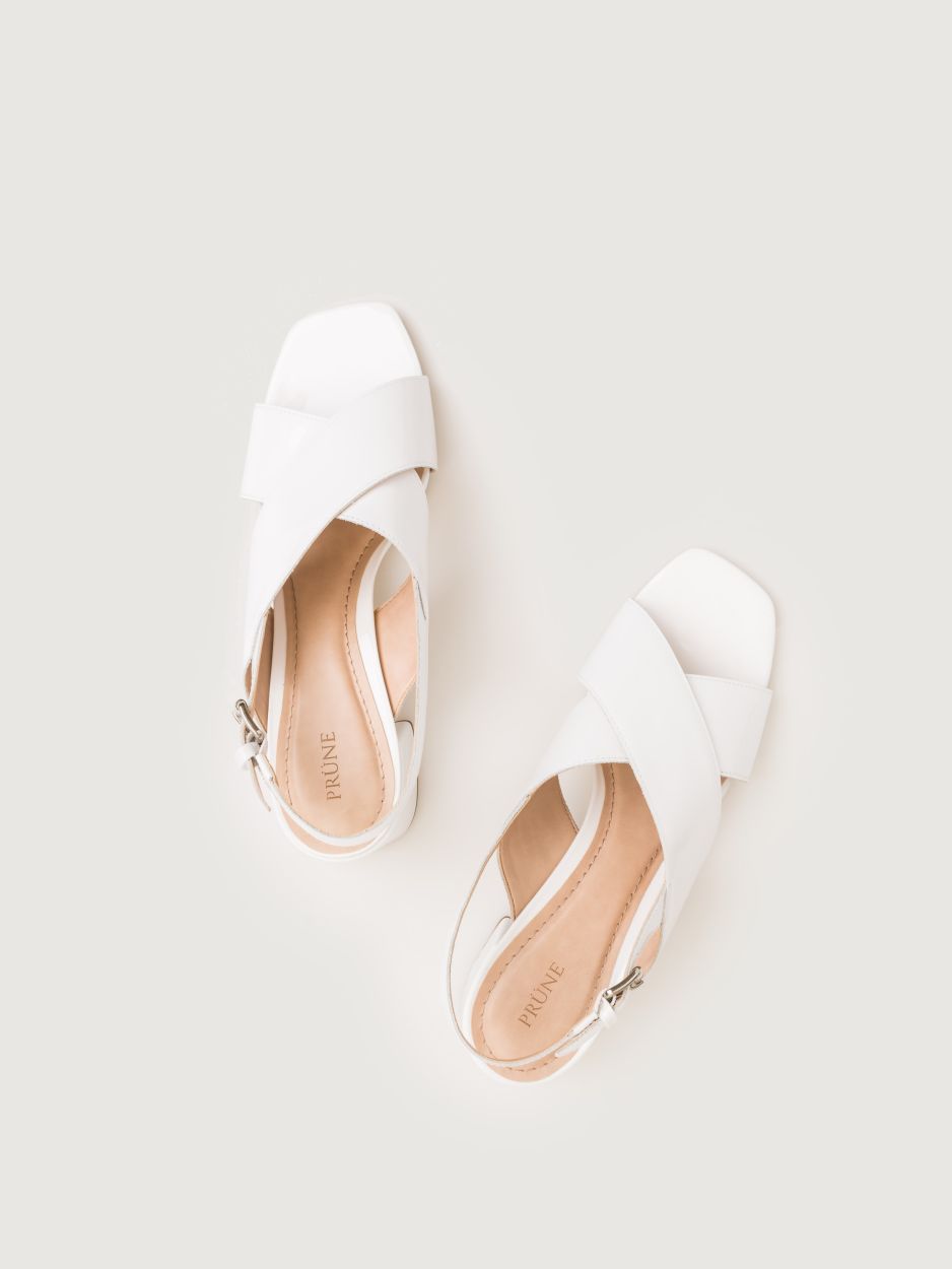 Sandalia Musanze En Cuero Charol