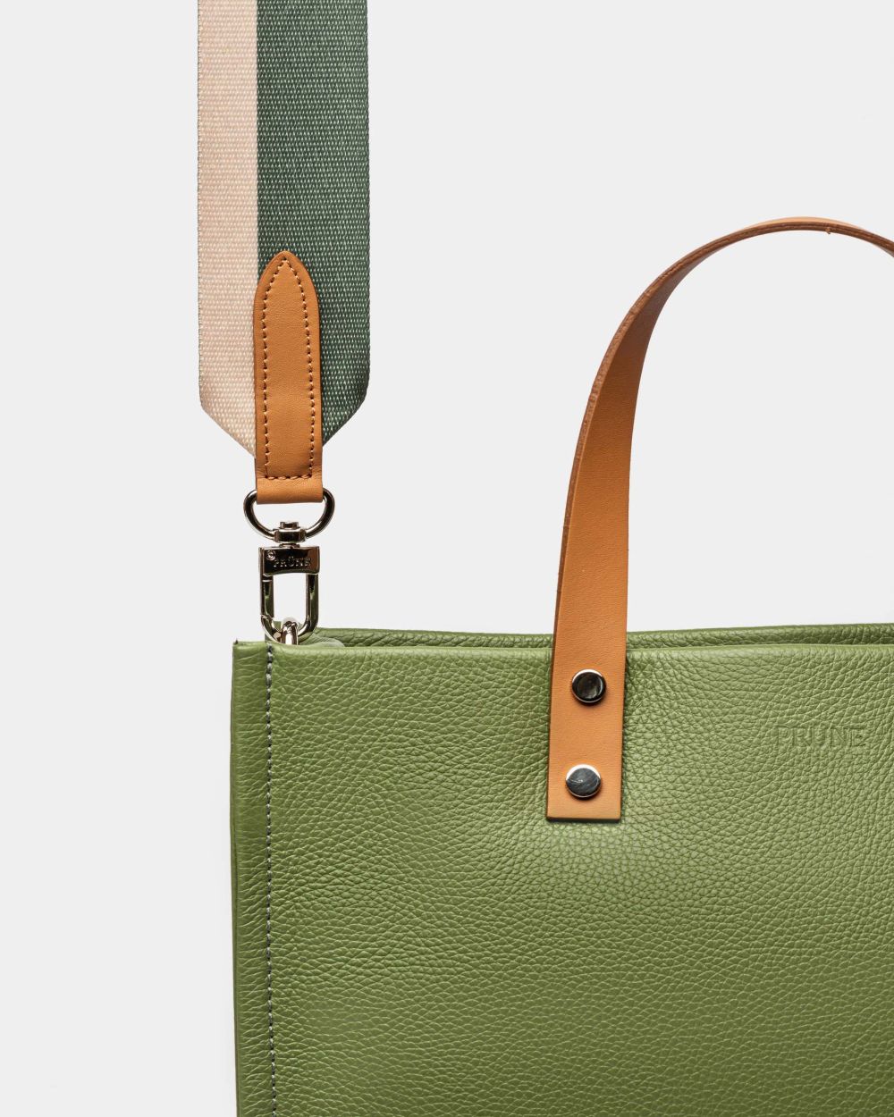 Cartera De Mano Cerdeña En Cuero Graneado